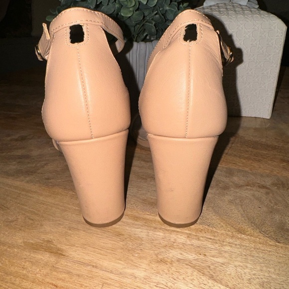 Tan Open Toe Kelly & Katie Heels with Ankle Strap - Size 6.5 - Picture 4 of 7